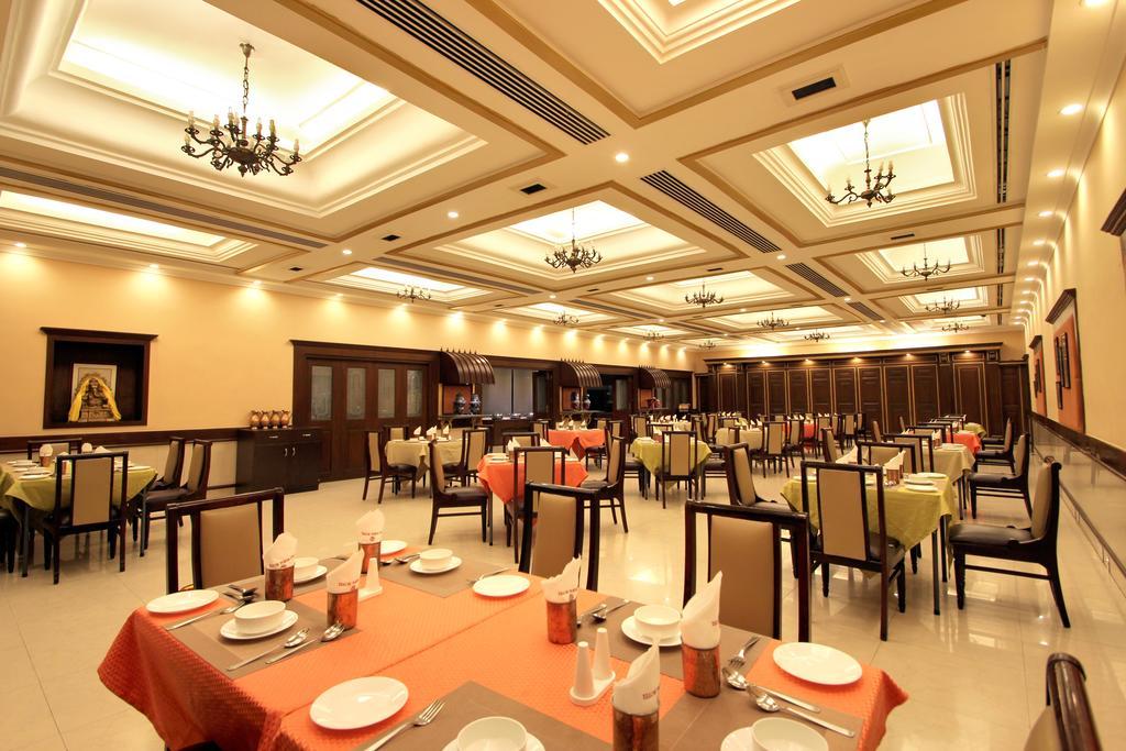 Taj Mahal Hotel Abids Хайдарабад Экстерьер фото